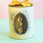 COKOLADNO JAJE SA LESNICIMA I PISTACIMA