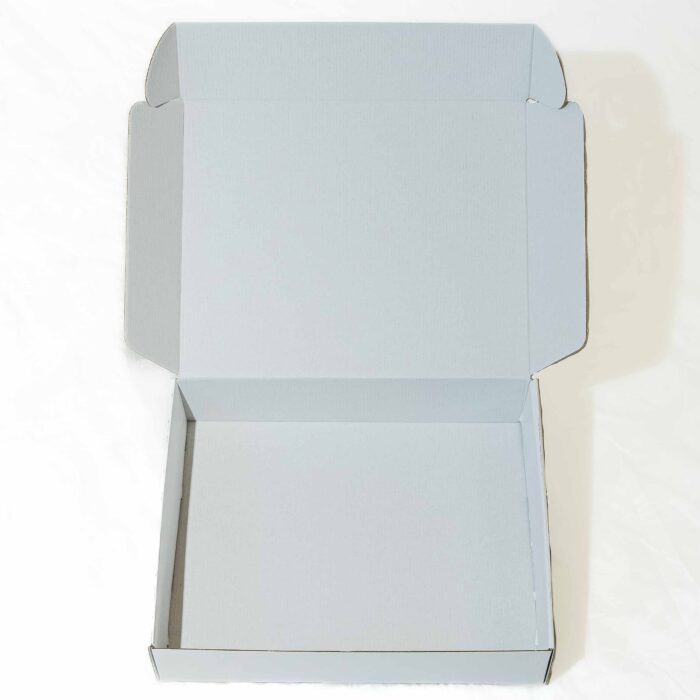 FORMAT-TROSLOJNA SAMOSKLOPIVA POKLON KUTIJA BELA 35X28X8 - Slika 1