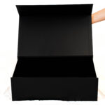 HELEN SAMOSKLOPIVA POKLON KUTIJA SA MAGNETOM U CRNOJ BOJI