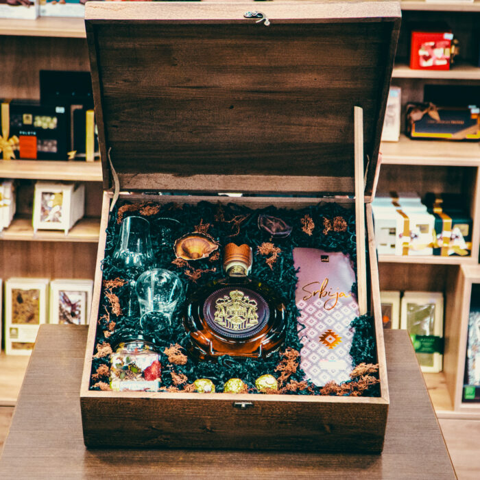 POKLON KUTIJA 33 - Slika 1